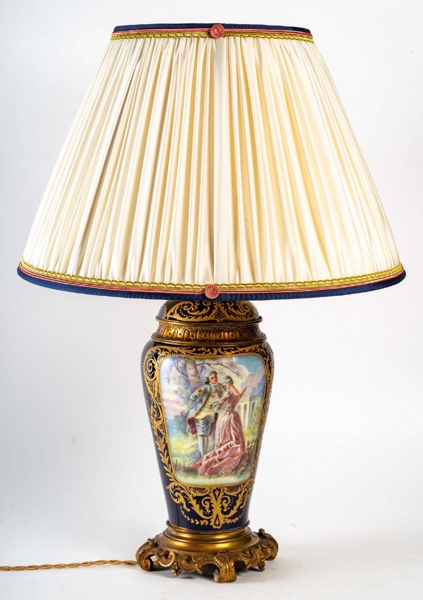Pied De Lampe En Porcelaine XIXème 