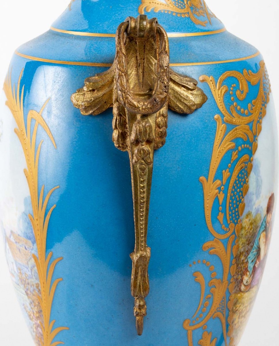 Un Paire De Vases En Porcelaine De Syle Sèvres Fin XIXème -photo-2