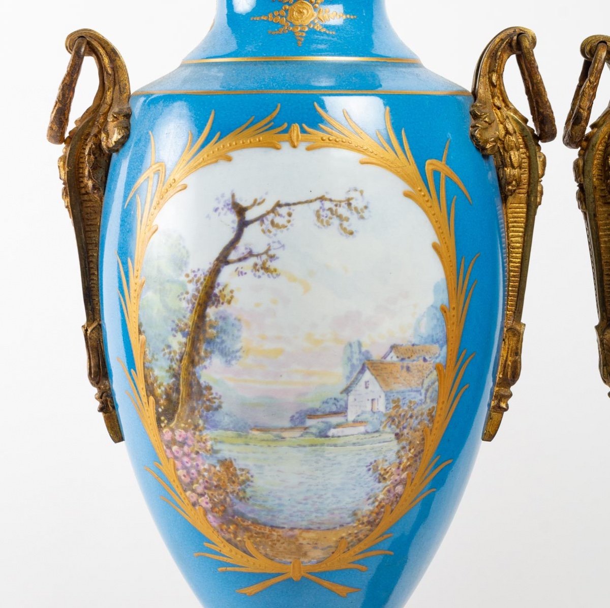 Un Paire De Vases En Porcelaine De Syle Sèvres Fin XIXème -photo-5