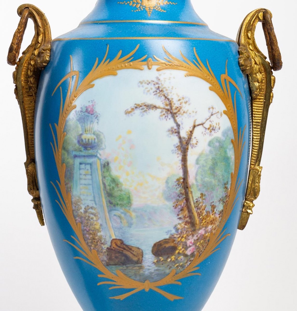 Un Paire De Vases En Porcelaine De Syle Sèvres Fin XIXème -photo-6