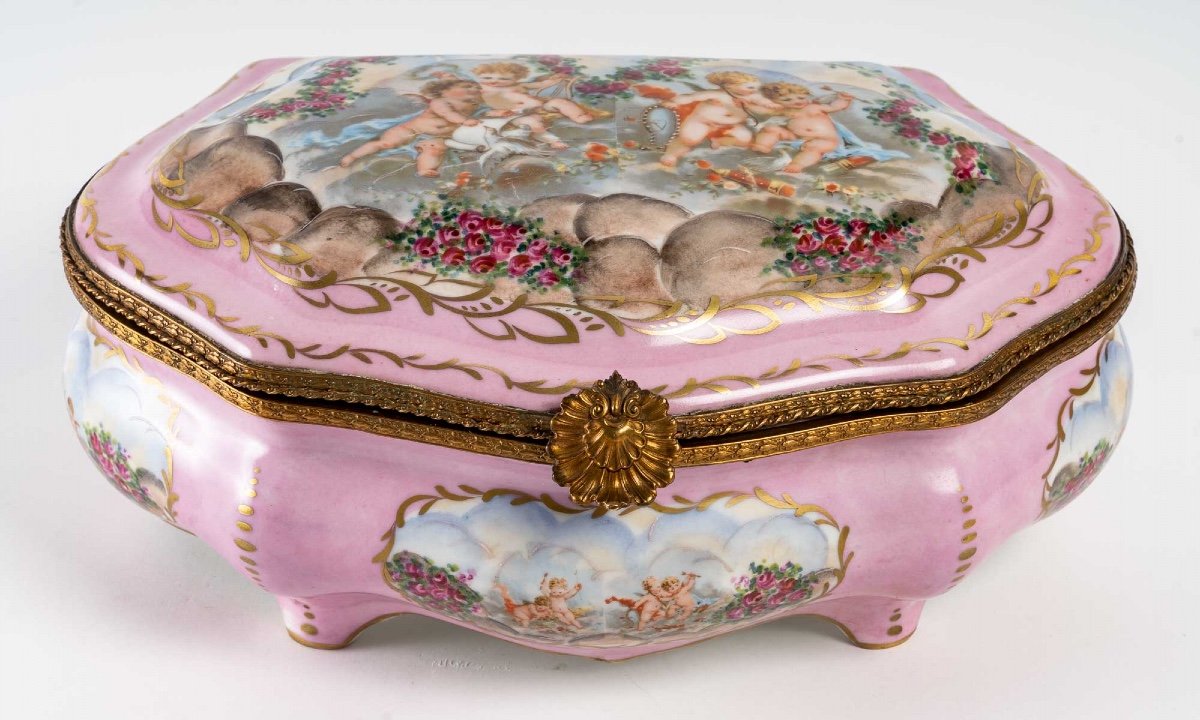 Boite à Bijoux En Porcelaine Rose De Style Sèvres 
