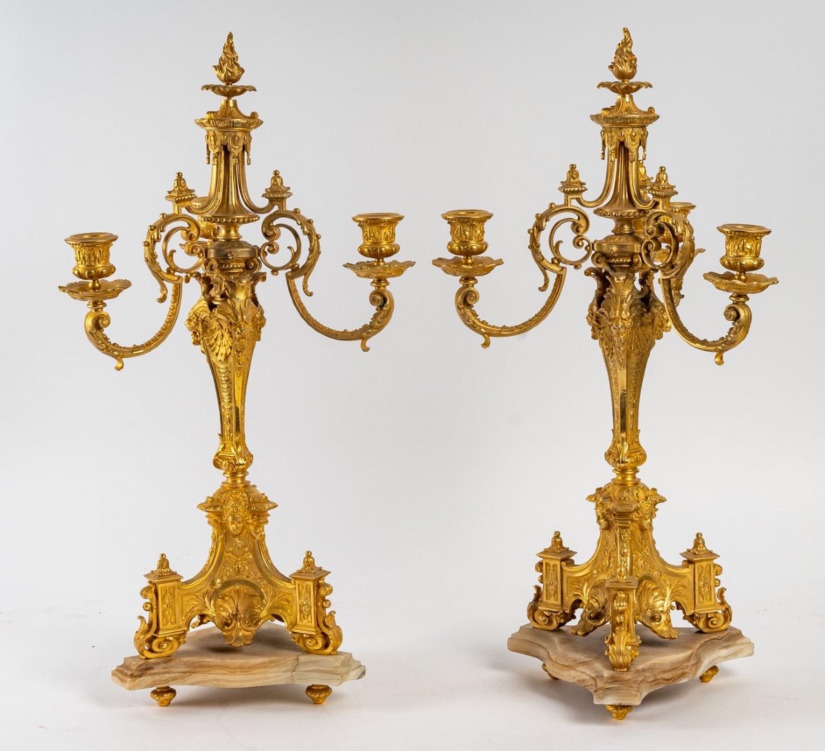 Une Garniture De Cheminée En Bronze Doré  XIXème Siècle-photo-4