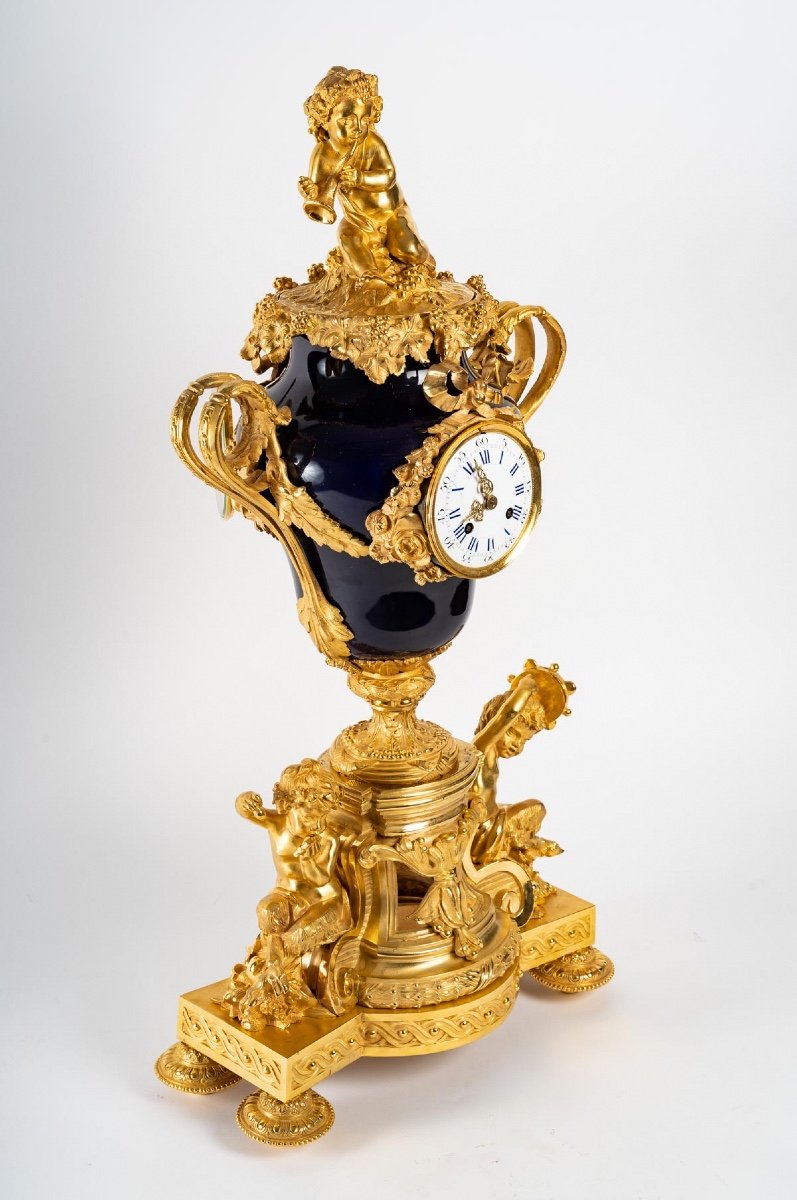 A Porcelain And Gilt Bronze Clock Late Nineteenth Century-photo-3