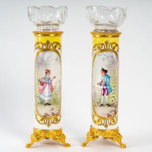 Paire De Vases Miniature En Porcelaine Avec Cornet En Cristal Fin XIXème Siècle 