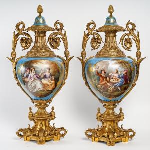 Une Importante Paire De Vases En Porcelaine De Sèvres XIXème Siècle 