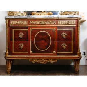 Beautiful Commode In Marquetry And Gilt Bronze Late 19th Century