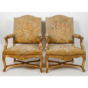 Paire De Large Fauteuils Aubusson de Style Régence  en bois doré, circa 1880