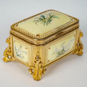 An Enamel Jewelry Box, Late 19th Century 
