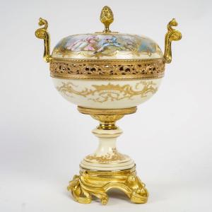 A Sèvres Porcelain Candy Box 1844