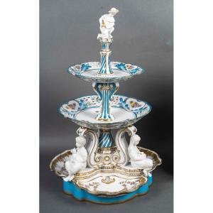 Un  centre de table en porcelaine; début XXème  siècle 