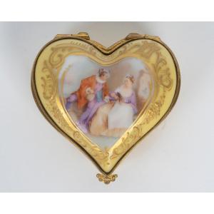 Miniature Meissen Porcelain Heart-shaped Box, Late 19th Century