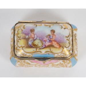 Miniature Porcelain Box, Late 19th Century