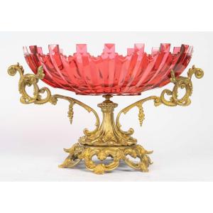 Une belle coupe en cristal et base en bronze doré, époque XIXème siècle 