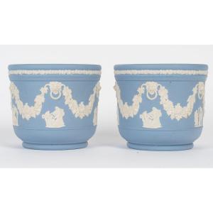 Une paire de cache-pot en porcelaine de Wedgwood début XXème siècle