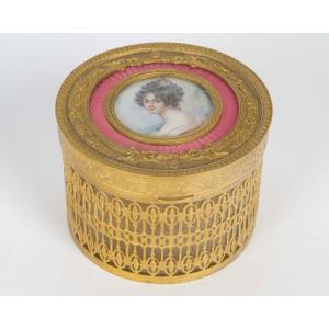 A Gilt Bronze And Pink Enamel Jewelry Box, XIXth Century