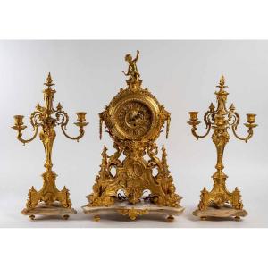 Une Garniture De Cheminée En Bronze Doré  XIXème Siècle