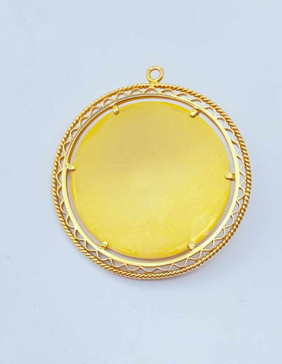 Yellow Gold Pendant Depicting Justice Or Love-photo-2