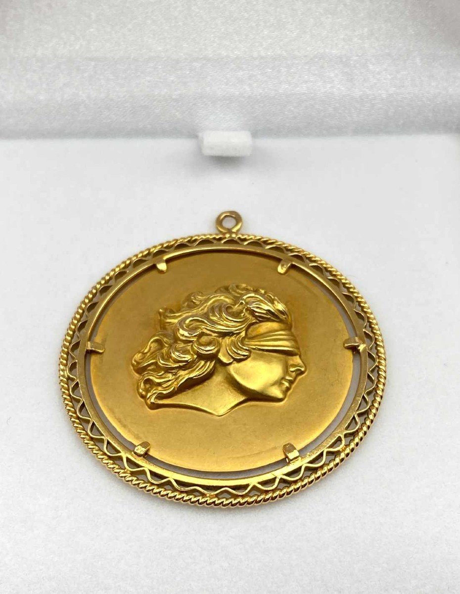 Yellow Gold Pendant Depicting Justice Or Love-photo-4