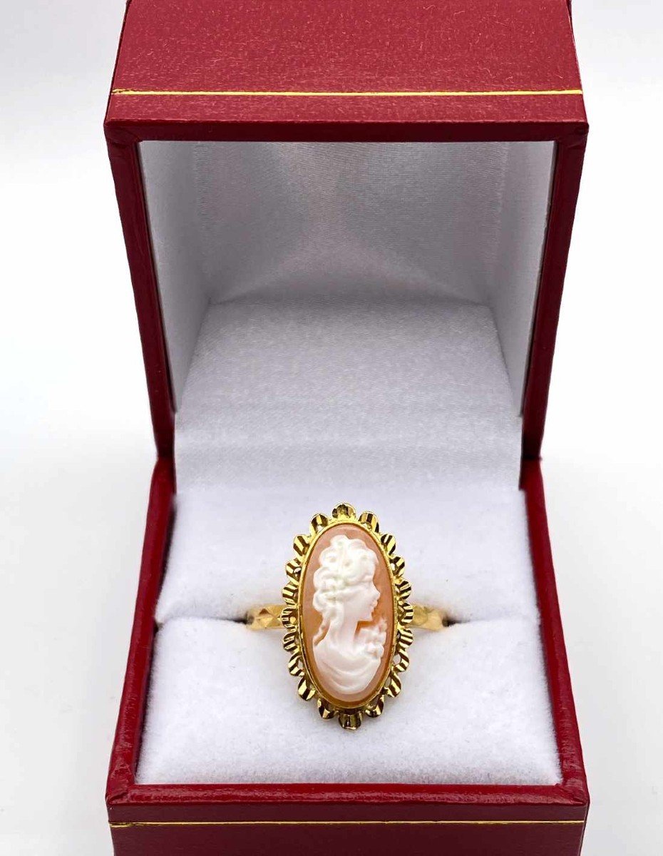 Vintage Yellow Gold & Cameo Ring-photo-1