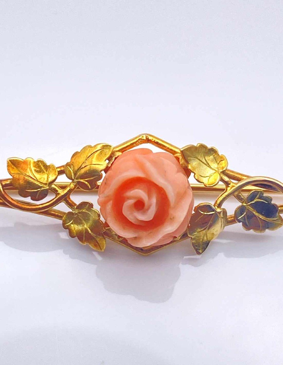 Art Nouveau Yellow Gold & Coral Brooch-photo-3
