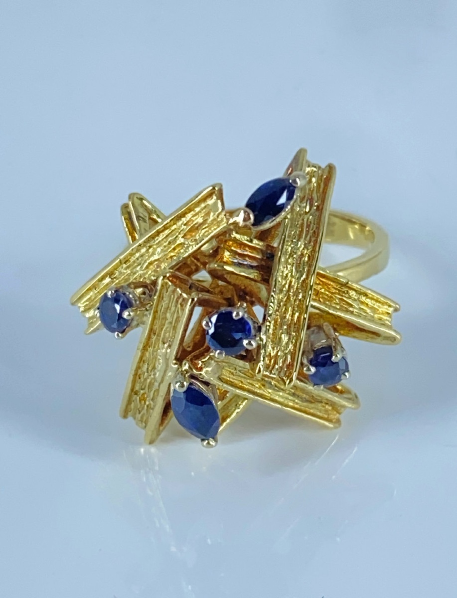 Vintage Yellow Gold & Sapphire Ring