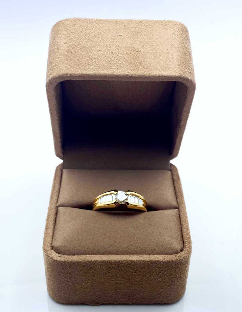 Gold & Diamond Ring-photo-1