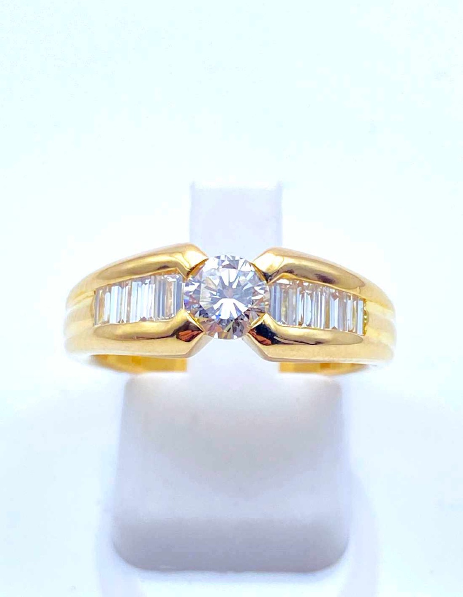 Gold & Diamond Ring