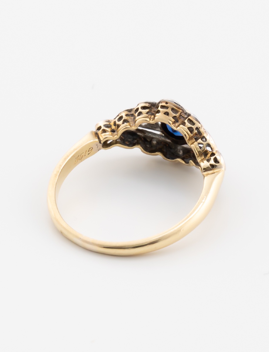 Antique Ring In Gold, Platinum, Sapphire, And Diamonds-photo-2