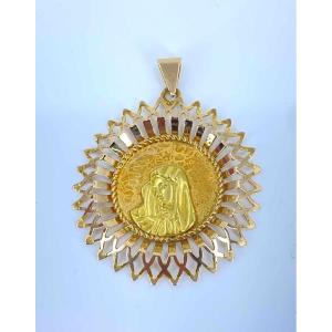 Vintage Radiant Virgin Pendant In Yellow Gold