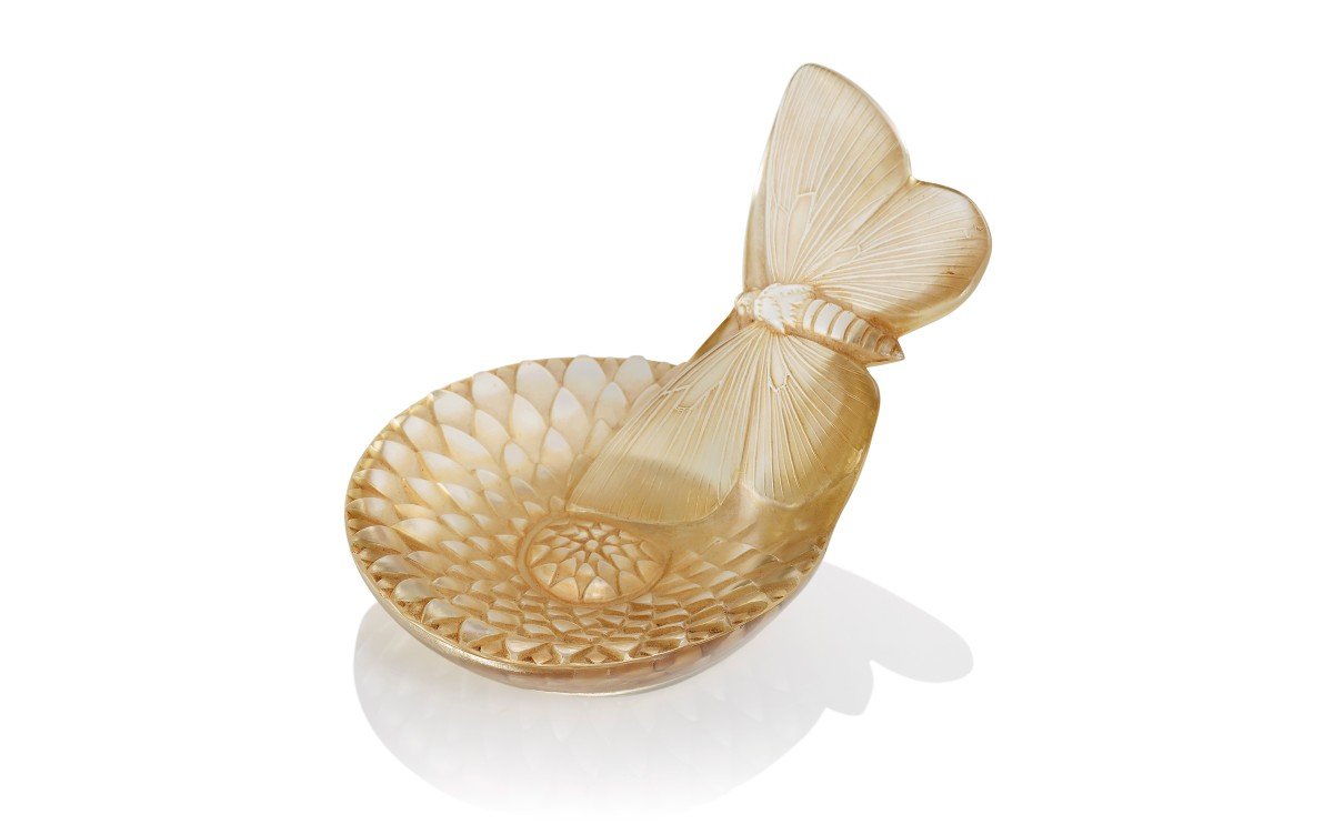 René Lalique, “dahlia And Butterfly” Ashtray In Siena Patinated White Glass René Lalique-photo-2