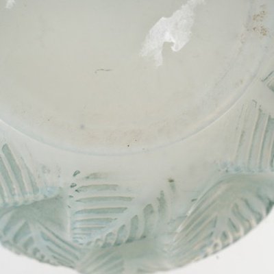 1926 René Lalique – “Ormeaux” Opalescent Vase-photo-3