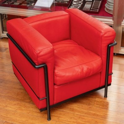 LE CORBUSIER ET PIERRE JEANNERET : Fauteuil "LC2" cuir rouge-photo-3