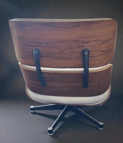 Charles et Ray Eames & Mobilier International - Lounge Chair cuir blanc et palissandre-photo-1