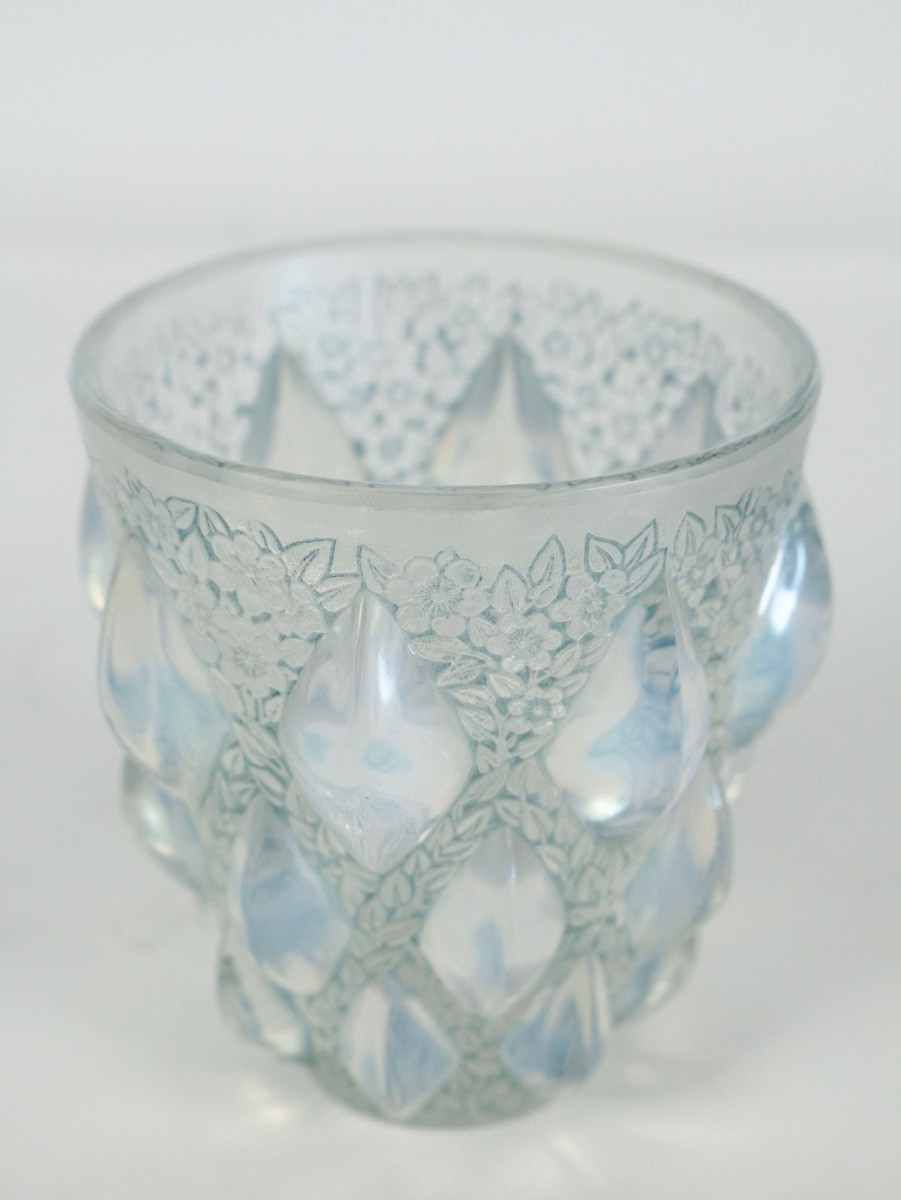 1927. René LALIQUE. Vase Modèle « Rampillon »