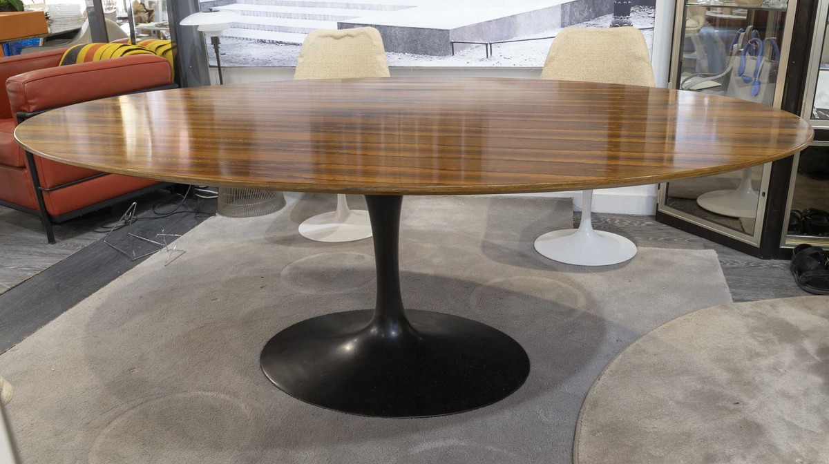 Eero SAARINEN (1910-1961) pour KNOLL INTERNATIONAL. Table Ovale Modèle « Tulip », 1970-photo-4
