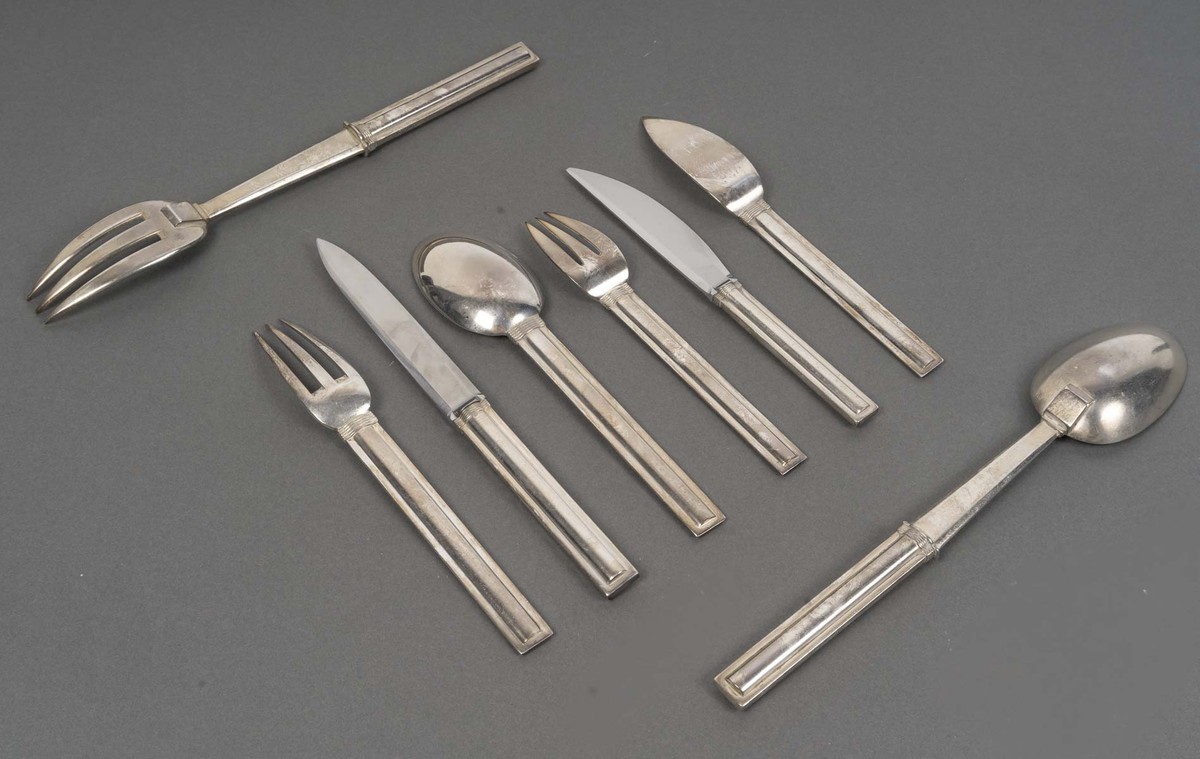 JEAN E. PUIFORCAT  MENAGERE EN ARGENT MASSIF  MODELE CANNES EPOQUE 1930 119 PIECES