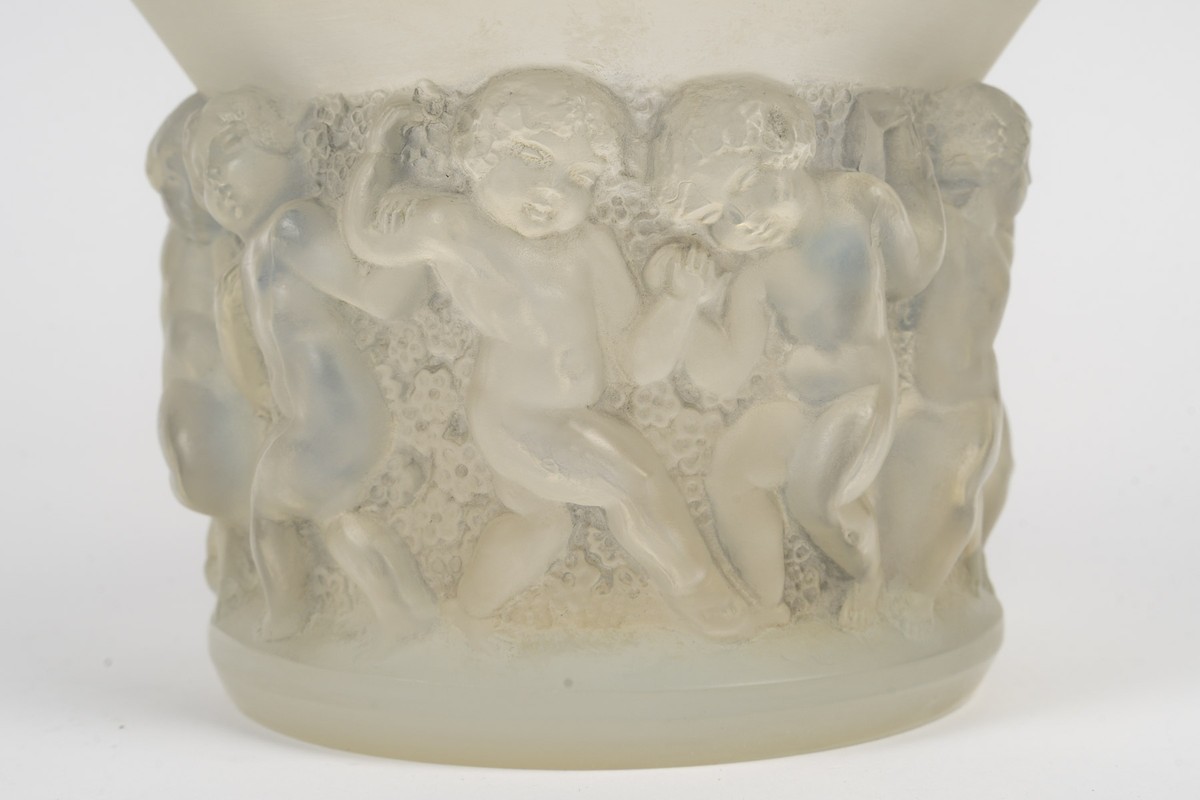 1930 René Lalique - Vase "farandole" Opalescent-photo-2