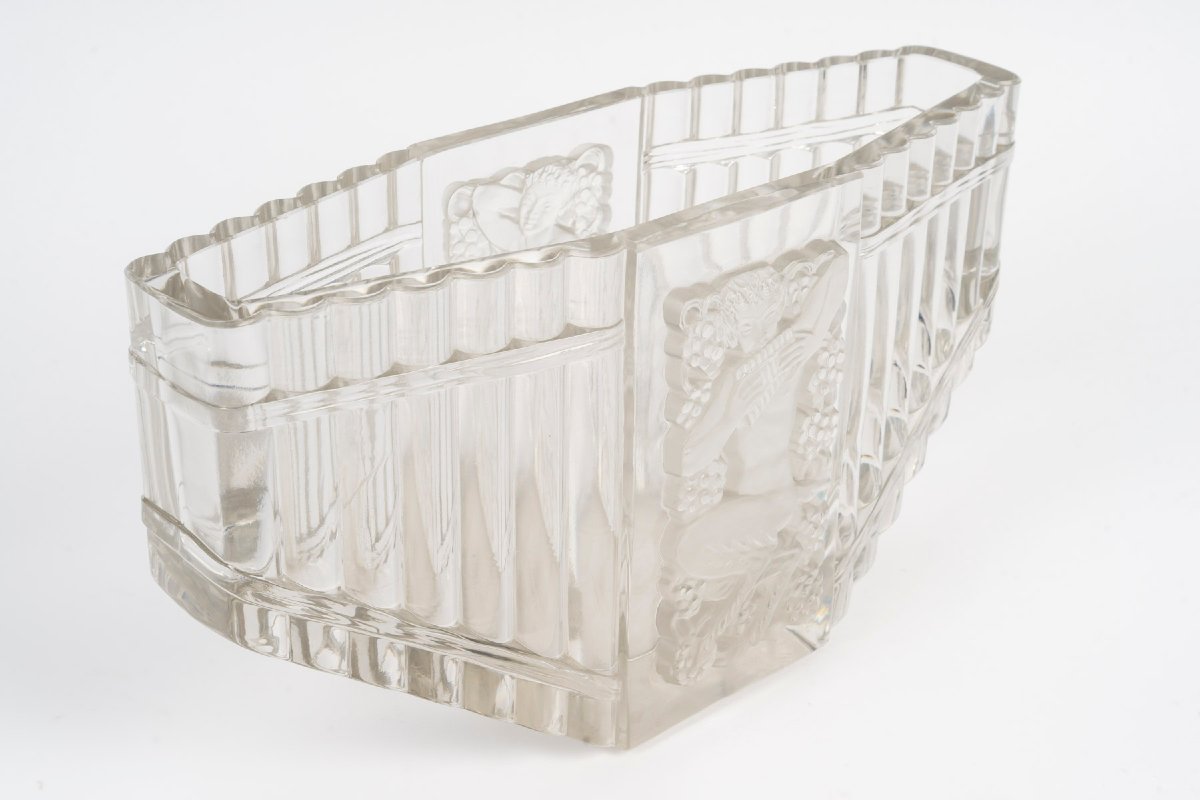 René Lalique Opalescent Vase « Pan »-photo-1
