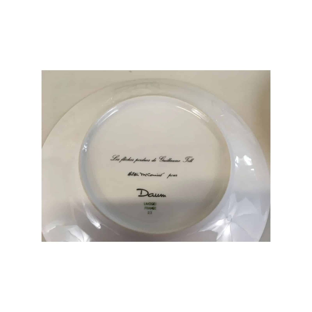 Hilton MC CONNICO pour DAUM : 6 assiettes à dessert « Les flèches perdues de Guillaume Tell »-photo-2