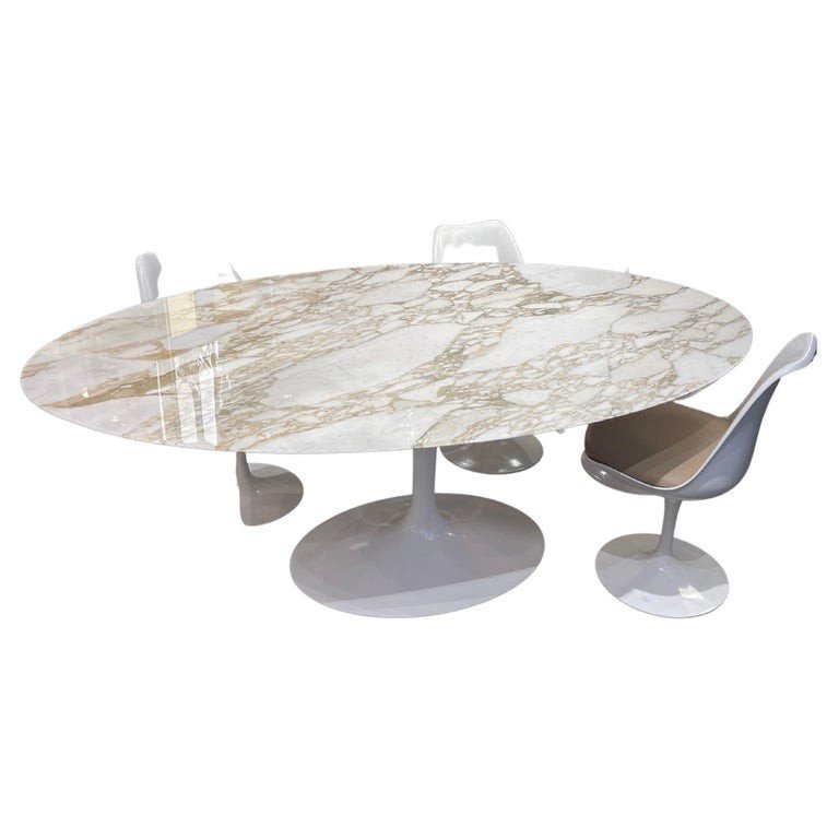 Eero Saarinen & Knoll International