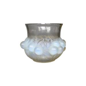 René Lalique : Vase "Prunes" Opalescent