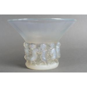 1930 René Lalique - Vase "farandole" Opalescent