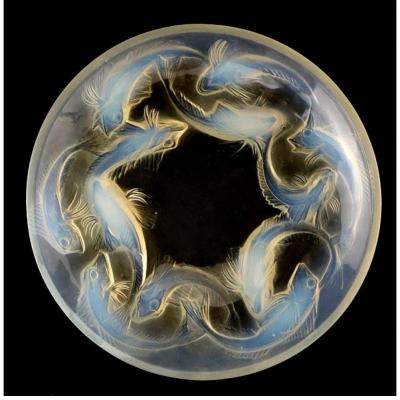 René Lalique : Plat "Martigues" Opalescent