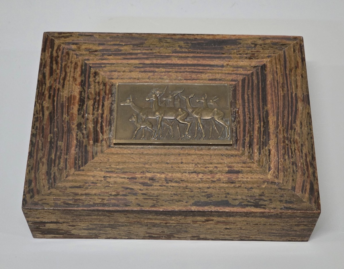 François Thénot - Coffret " antilopes "en bois et bronze vers 1920-30