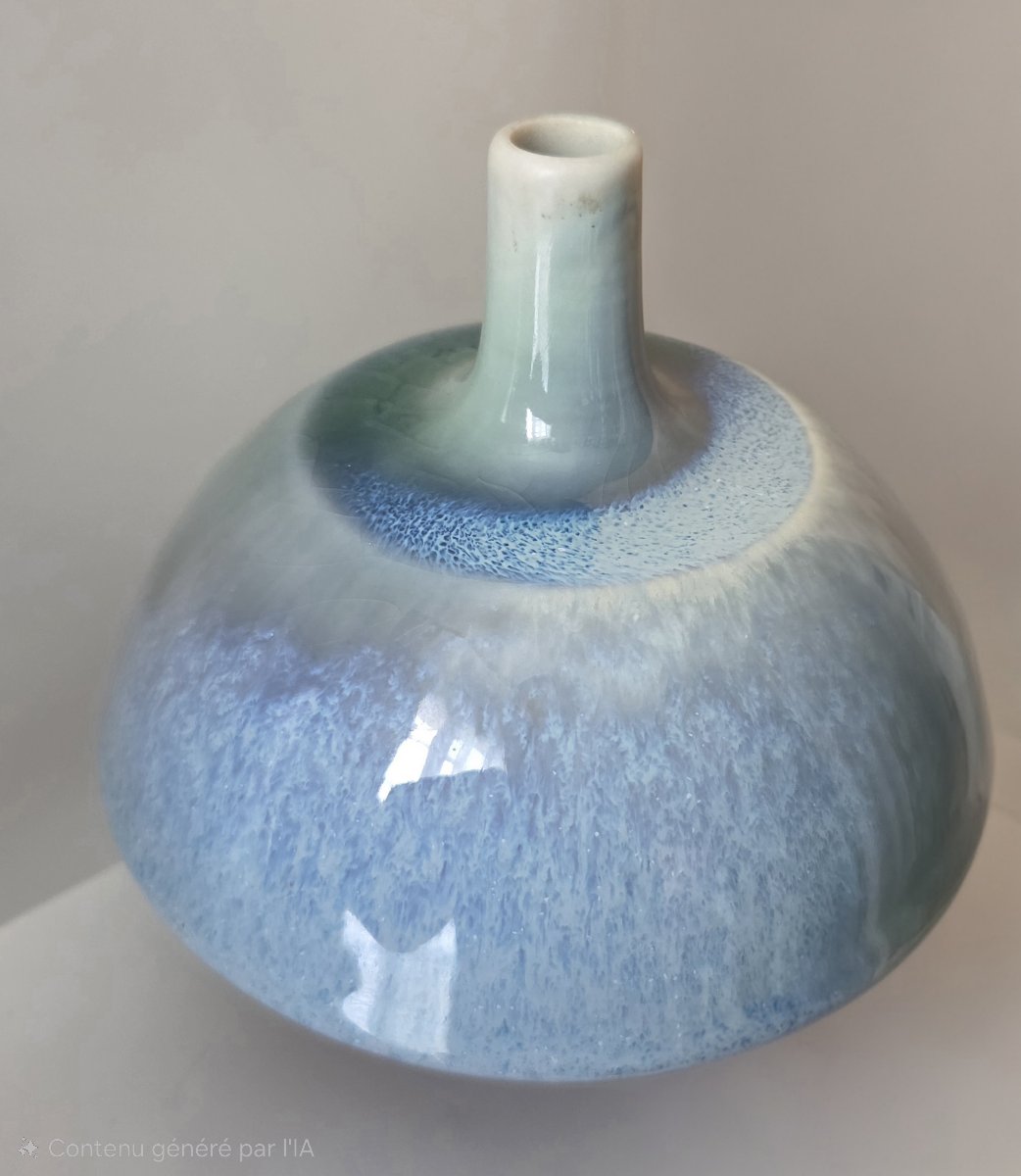 Pierre Devie - Porcelaine à couverte bleu clair de lune sur céladon-photo-2