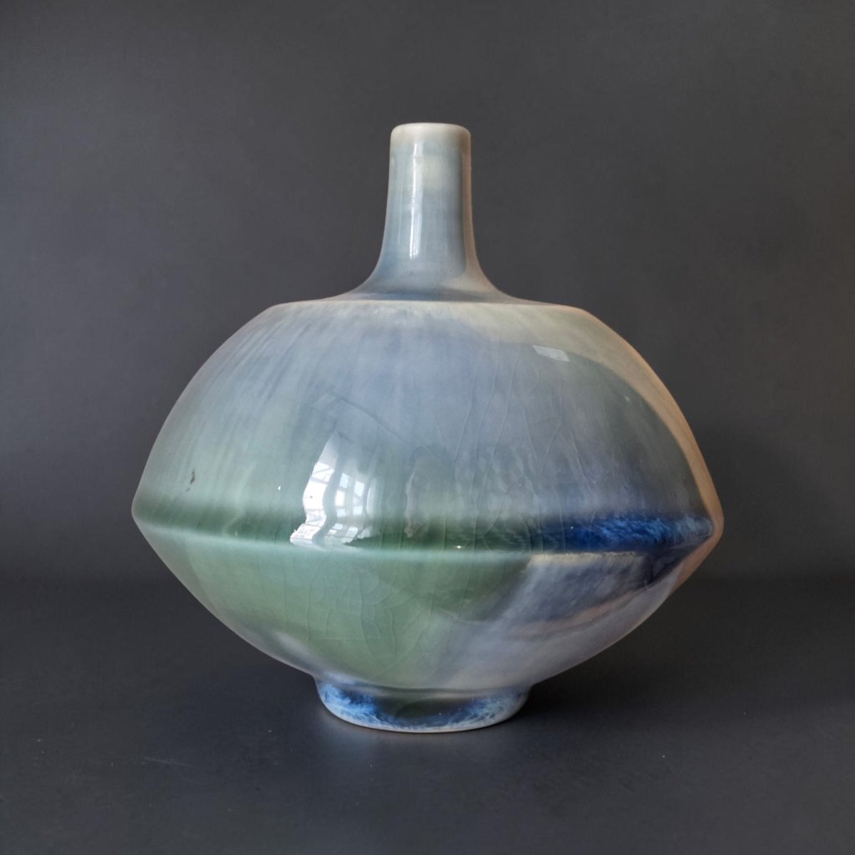 Pierre Devie - Porcelaine à couverte bleu clair de lune sur céladon-photo-3