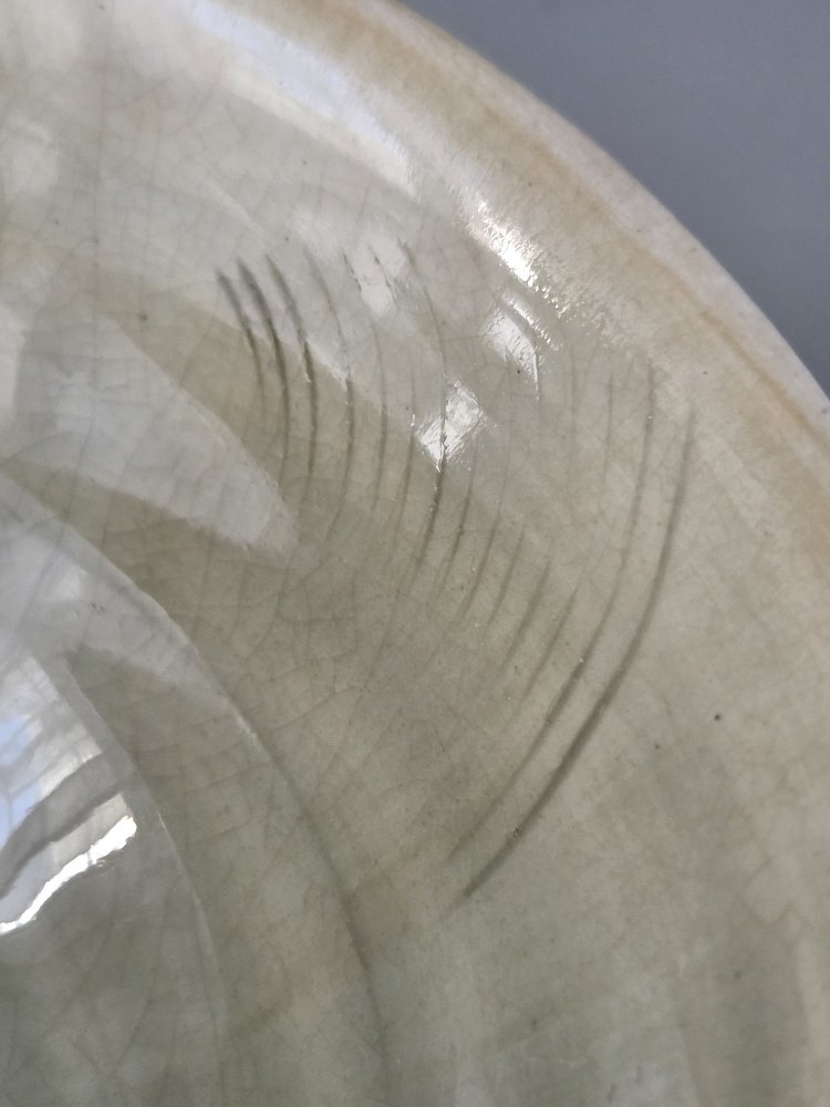 Christine Pedley - Coupe en porcelaine à décor gravé sous couverte-photo-4