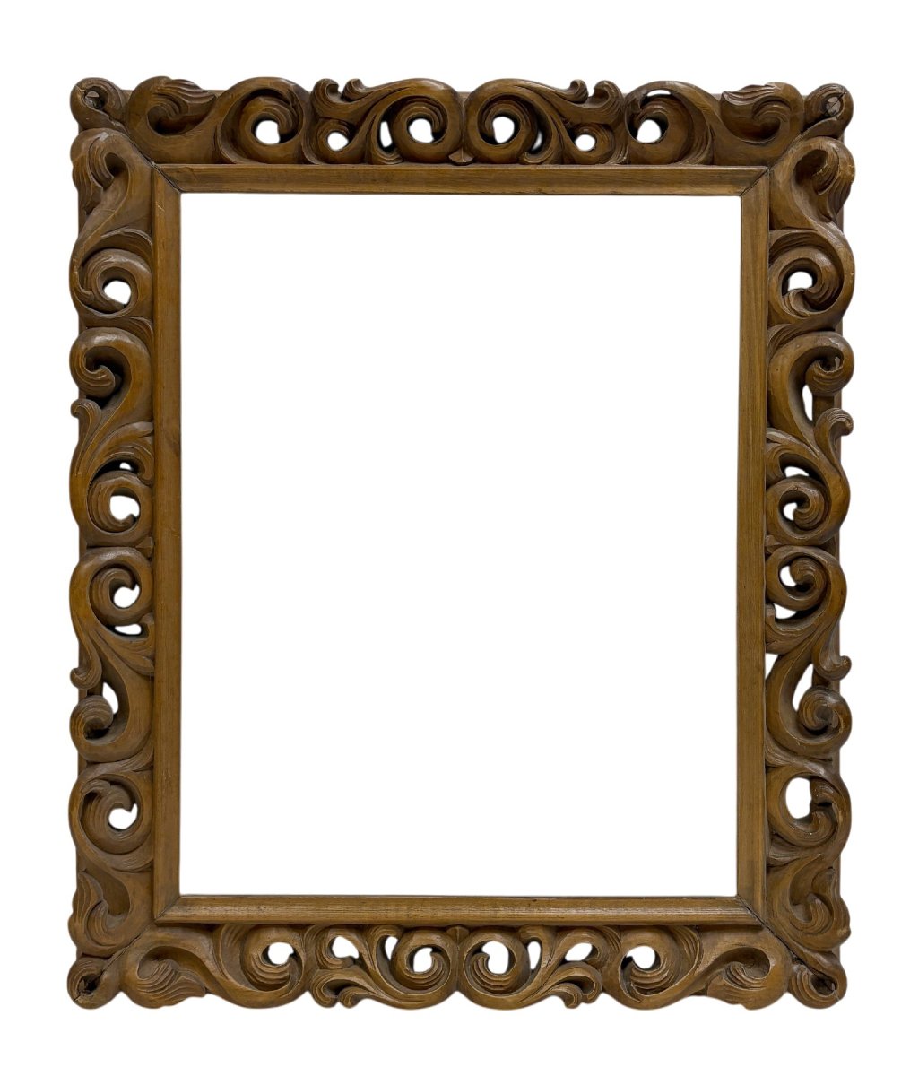 Cadre en bois sculpté ajouré — 47,8 x 38,5 cm — Réf. 2762