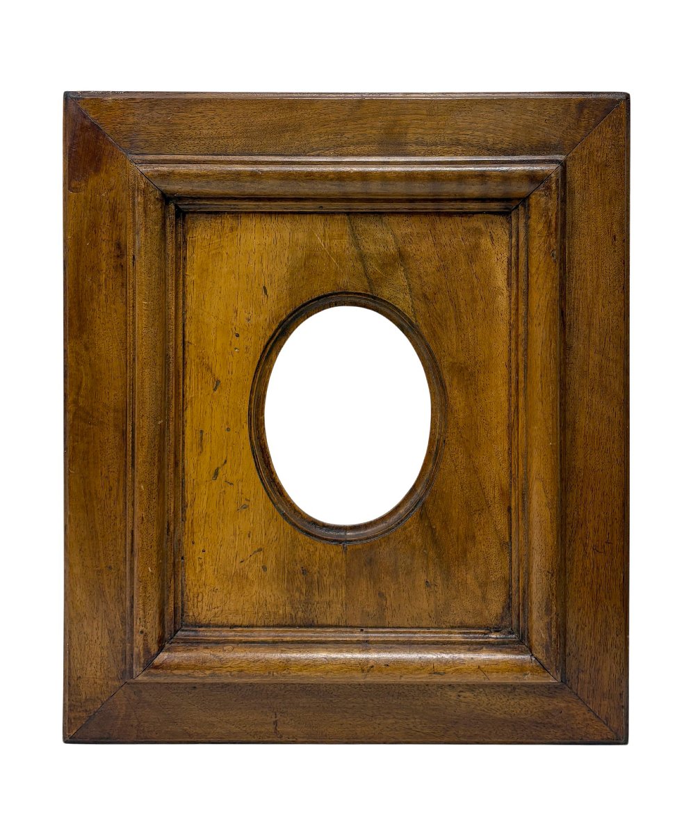 Frame With Oval Opening — 24.8 X 19.5 Cm — Item No. 2799