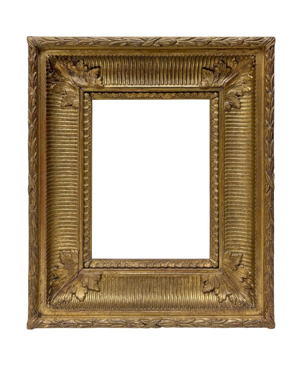 Frame With Fluted Channels — 22.2 X 16.8 Cm — Item No. 2833